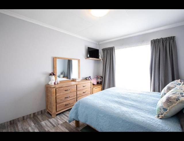 2 BEDROOM APARTMENT FOR SALE IN AMBERFIELD